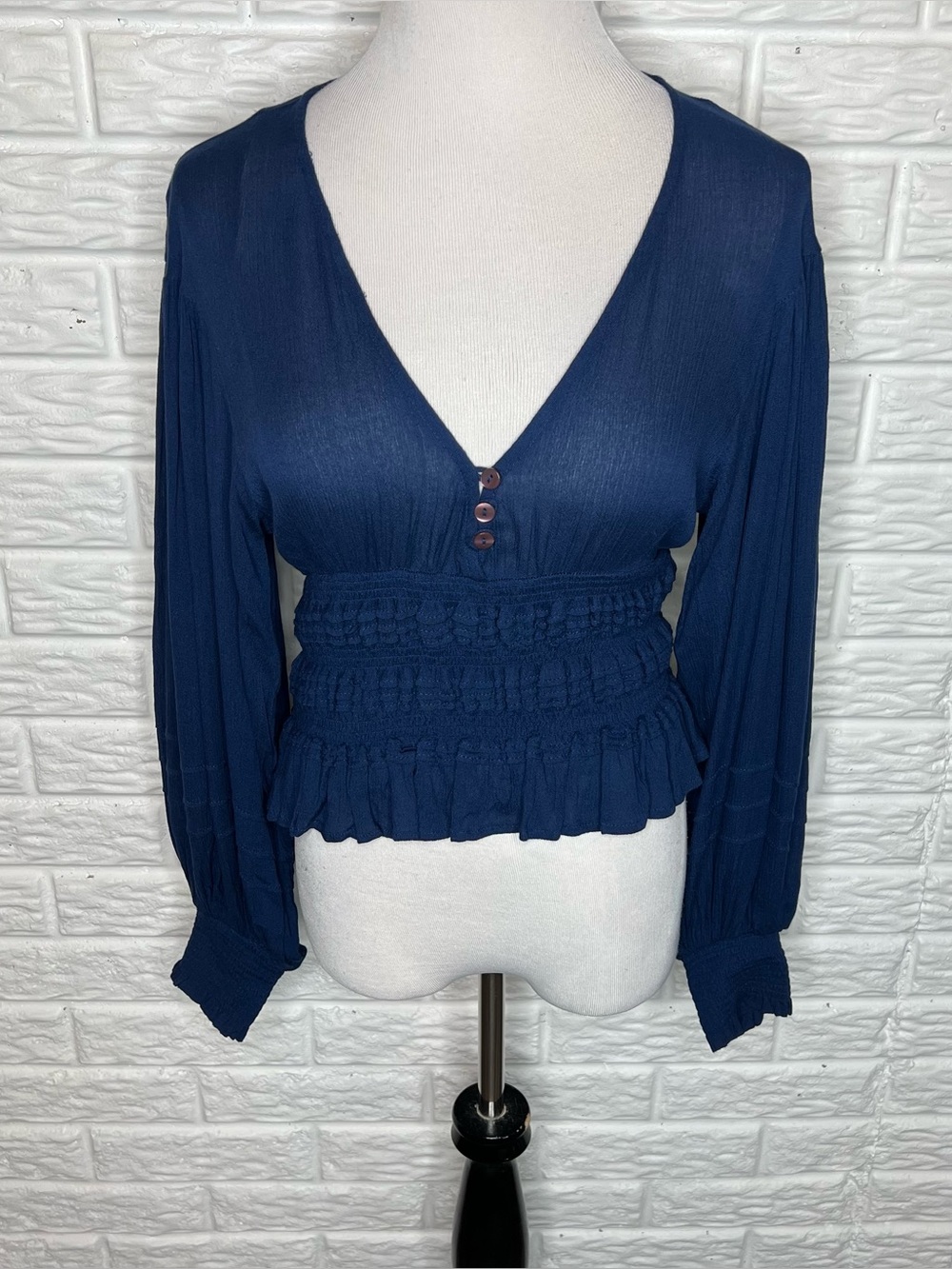 FREE PEOPLE NWT Blue V-Neck Smocked Bodice Blouson Sleeve Cropped Blouse Size S